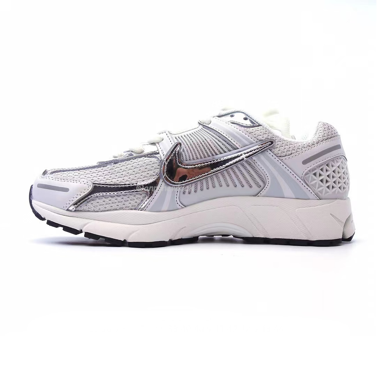 Nike Zoom Vomero 5 Series (3) - www.kitistry.com Nike Zoom Vomero 5 Series (3) - www.kitistry.com