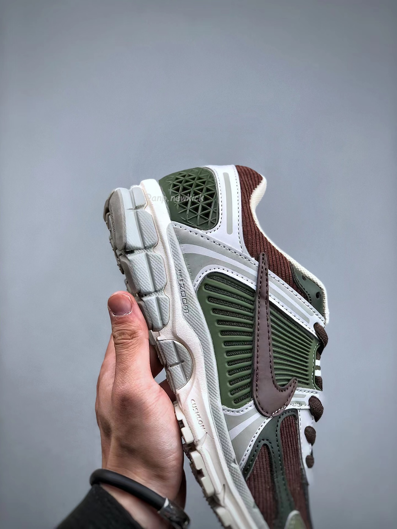 Nike Zoom Vomero 5 Series (42) - www.kitistry.com Nike Zoom Vomero 5 Series (42) - www.kitistry.com