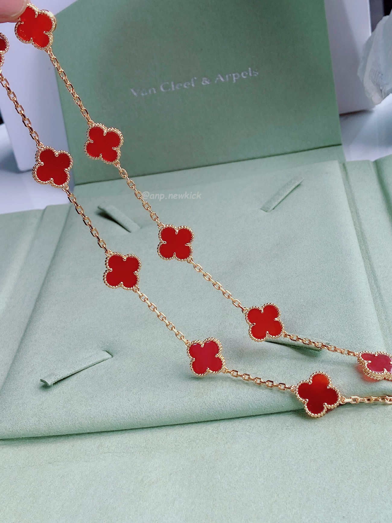 Van Cleef Arpels Vintage Alhambra 10 Four Leaf Lucky Totem Necklaces (2) - www.kitistry.com Van Cleef Arpels Vintage Alhambra 10 Four Leaf Lucky Totem Necklaces (2) - www.kitistry.com