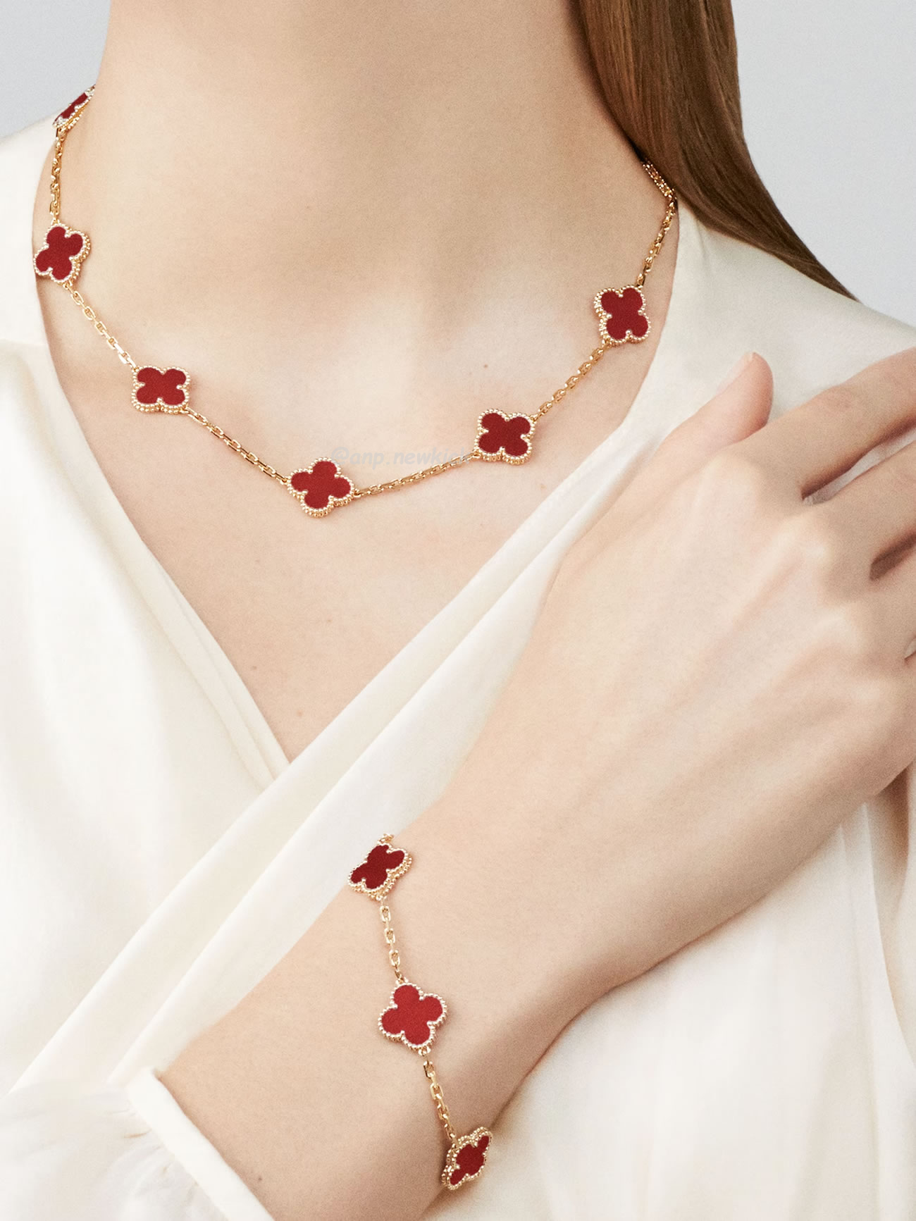 Van Cleef Arpels Vintage Alhambra 10 Four Leaf Lucky Totem Necklaces (4) - www.kitistry.com Van Cleef Arpels Vintage Alhambra 10 Four Leaf Lucky Totem Necklaces (4) - www.kitistry.com