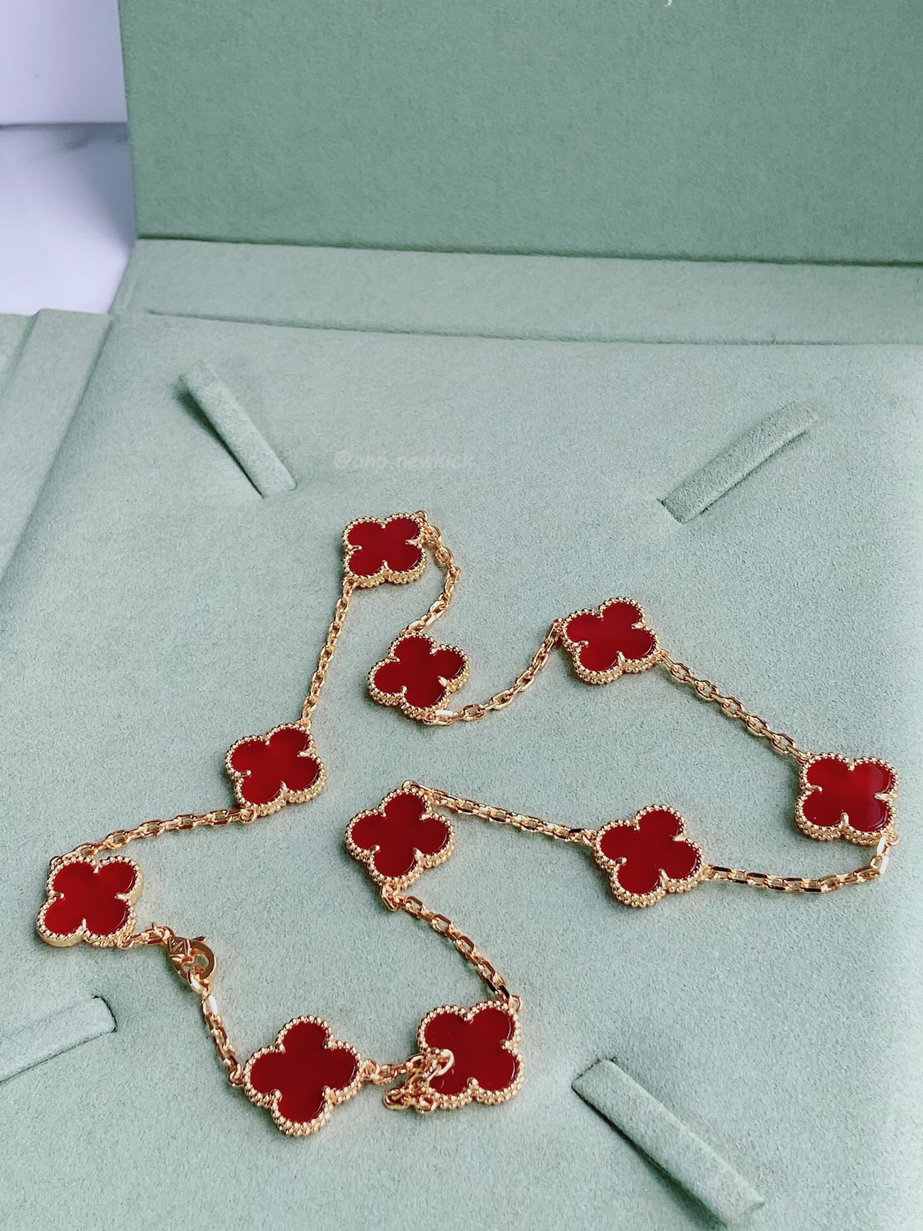 Van Cleef Arpels Vintage Alhambra 10 Four Leaf Lucky Totem Necklaces (8) - www.kitistry.com Van Cleef Arpels Vintage Alhambra 10 Four Leaf Lucky Totem Necklaces (8) - www.kitistry.com