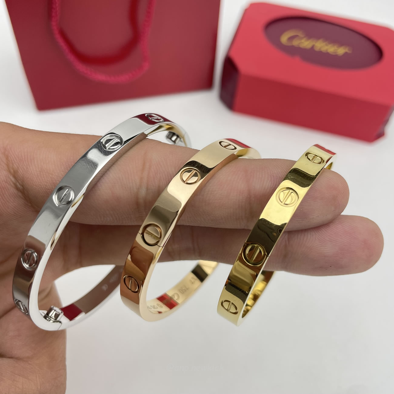 Cartier 18k Love Bracelets Gold Silver Rosegold (14) - www.kitistry.com Cartier 18k Love Bracelets Gold Silver Rosegold (14) - www.kitistry.com