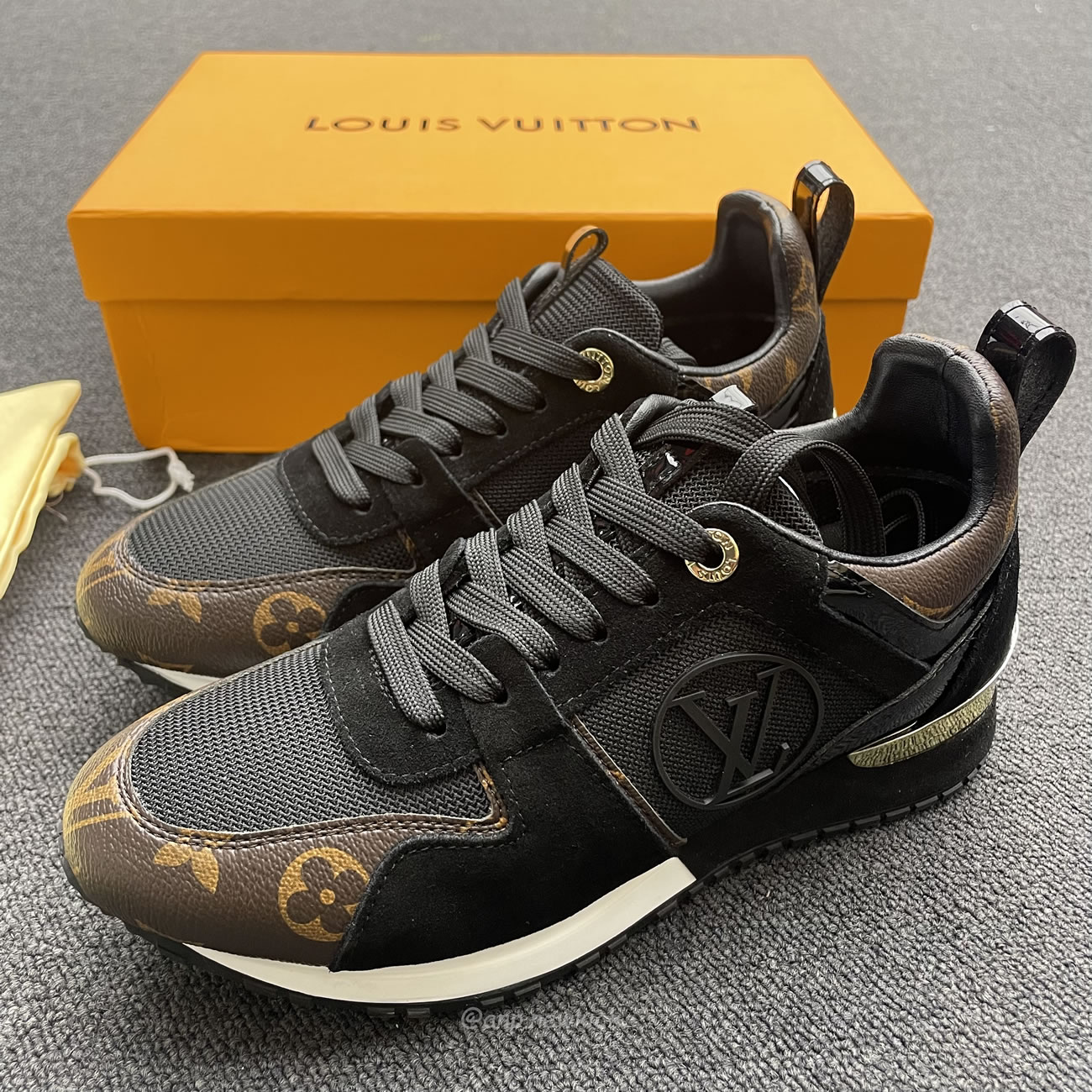 Louis Vuitton Run Away Black Gold 1a3cw0 (5) - www.kitistry.com Louis Vuitton Run Away Black Gold 1a3cw0 (5) - www.kitistry.com