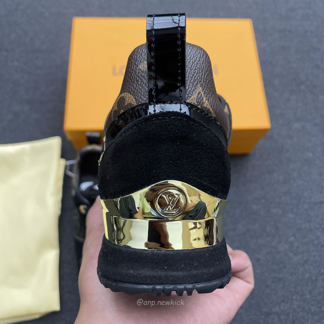 Louis Vuitton Run Away Black Gold 1a3cw0 (7) - www.kitistry.com Louis Vuitton Run Away Black Gold 1a3cw0 (7) - www.kitistry.com