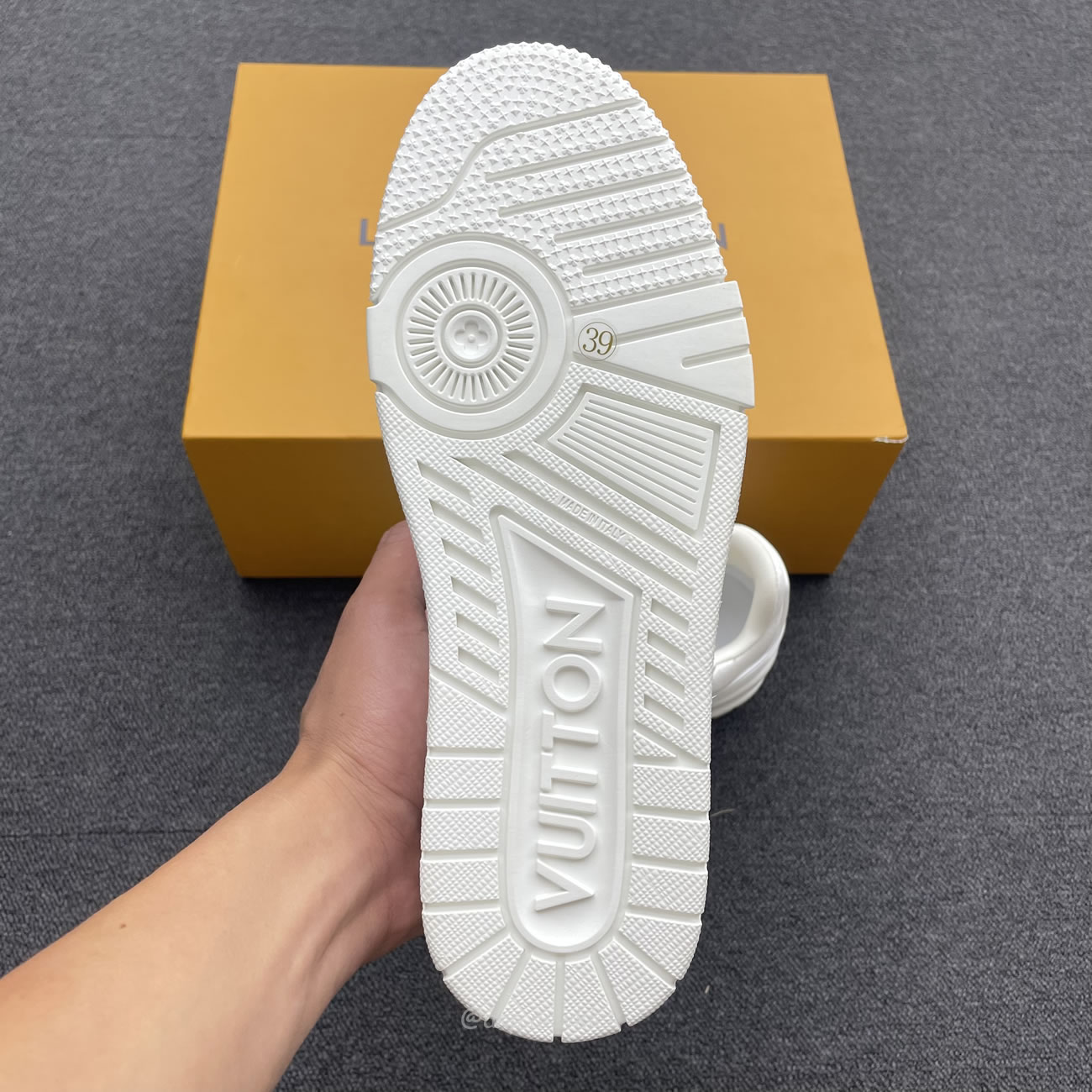 Louis Vuitton Lv Trainer Sneaker White 1a8wav (9) - www.kitistry.com Louis Vuitton Lv Trainer Sneaker White 1a8wav (9) - www.kitistry.com