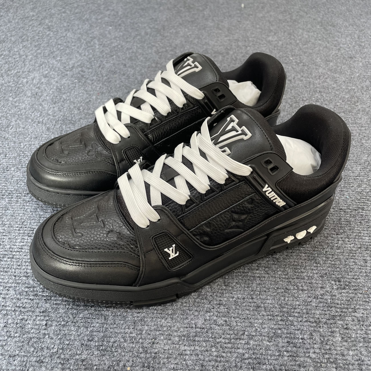 Louis Vuitton Sportschuh Schwarz Eingeprägtes Monogramm 1aarey (3) - www.kitistry.com Louis Vuitton Sportschuh Schwarz Eingeprägtes Monogramm 1aarey (3) - www.kitistry.com