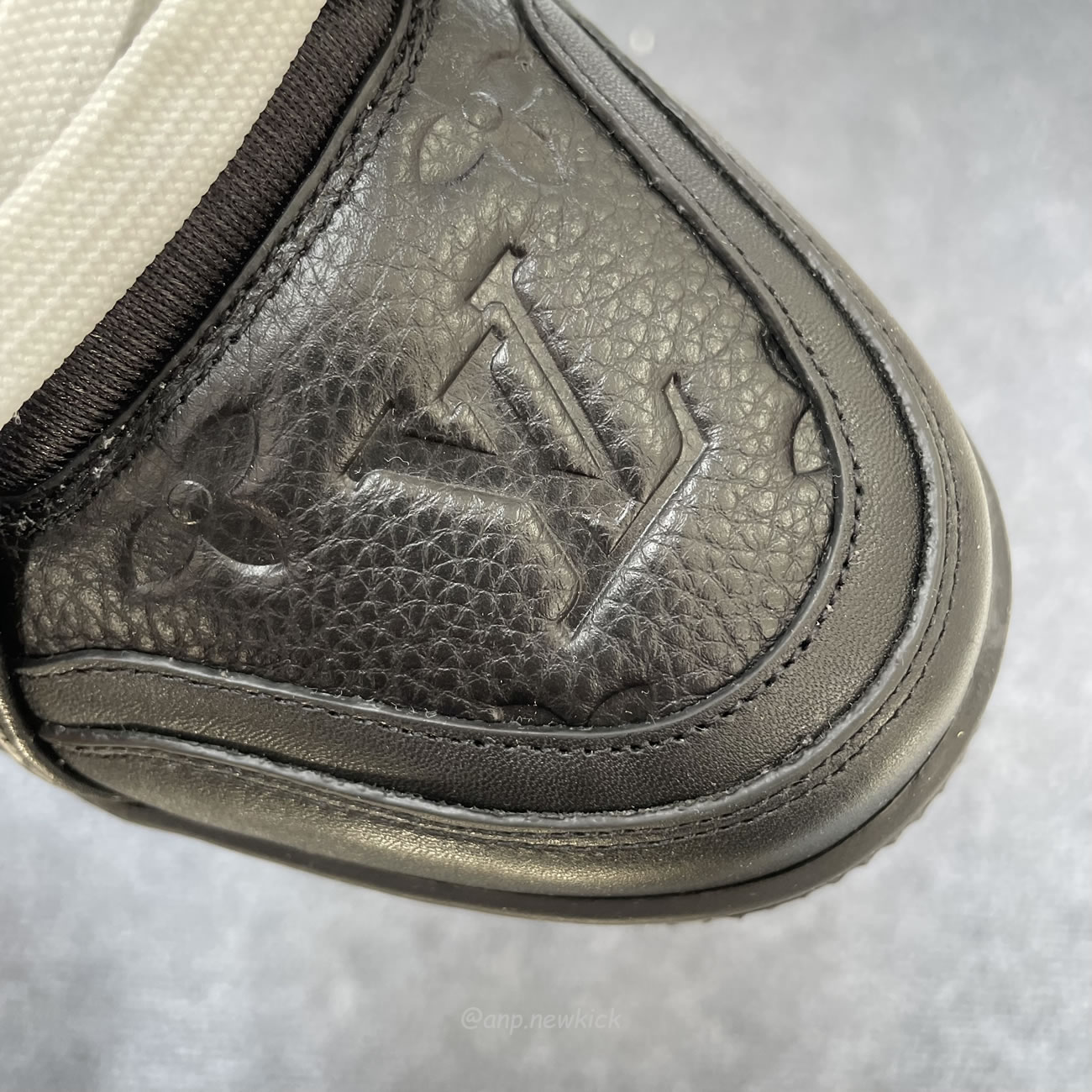Louis Vuitton Sportschuh Schwarz Eingeprägtes Monogramm 1aarey (7) - www.kitistry.com Louis Vuitton Sportschuh Schwarz Eingeprägtes Monogramm 1aarey (7) - www.kitistry.com