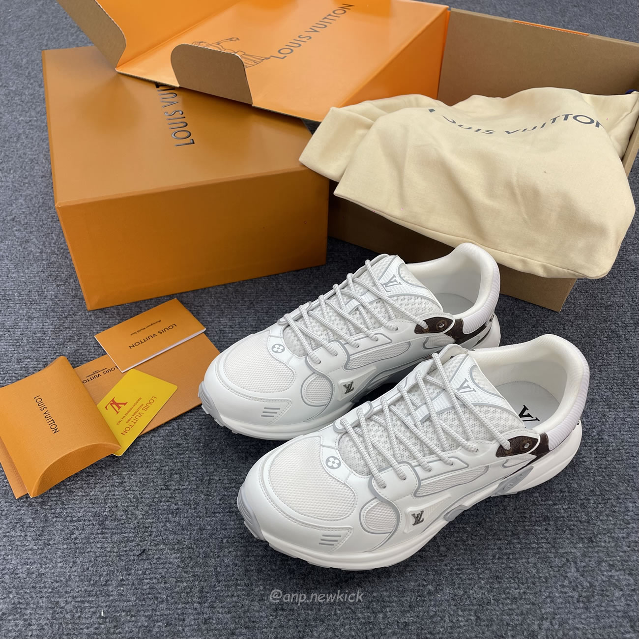 Louis Vuitton Lv Olympia Sneaker Blanc Black Silvery 1ahoht (11) - www.kitistry.com Louis Vuitton Lv Olympia Sneaker Blanc Black Silvery 1ahoht (11) - www.kitistry.com