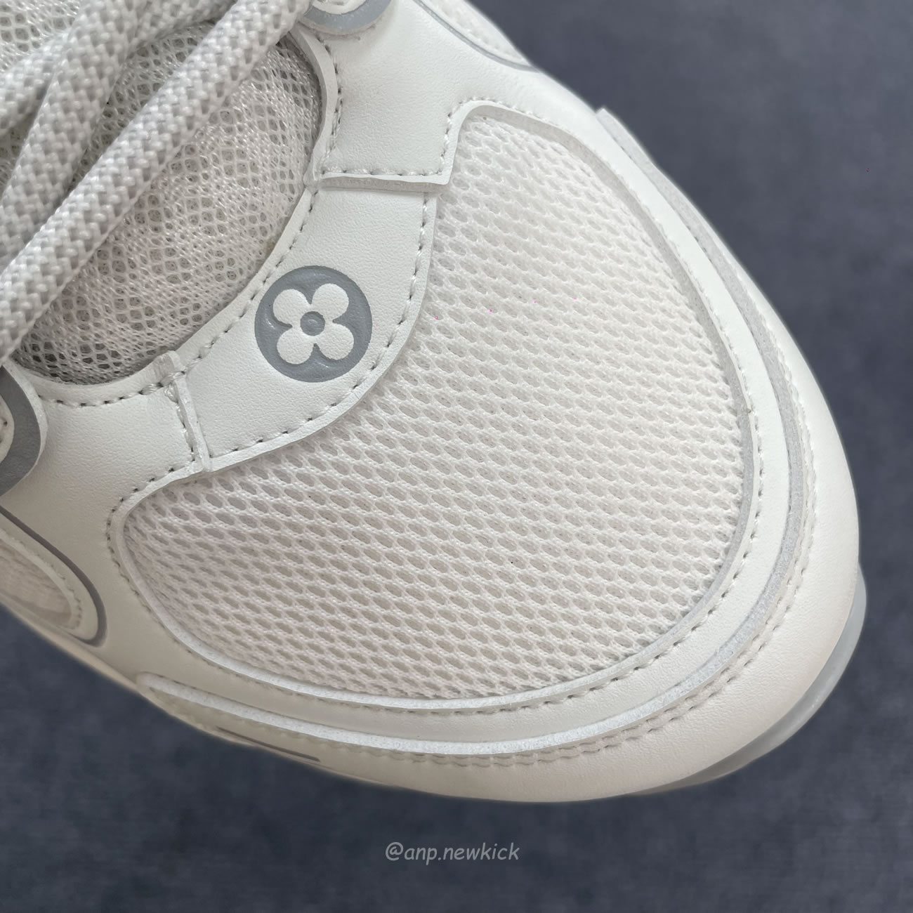 Louis Vuitton Lv Olympia Sneaker Blanc Black Silvery 1ahoht (12) - www.kitistry.com Louis Vuitton Lv Olympia Sneaker Blanc Black Silvery 1ahoht (12) - www.kitistry.com