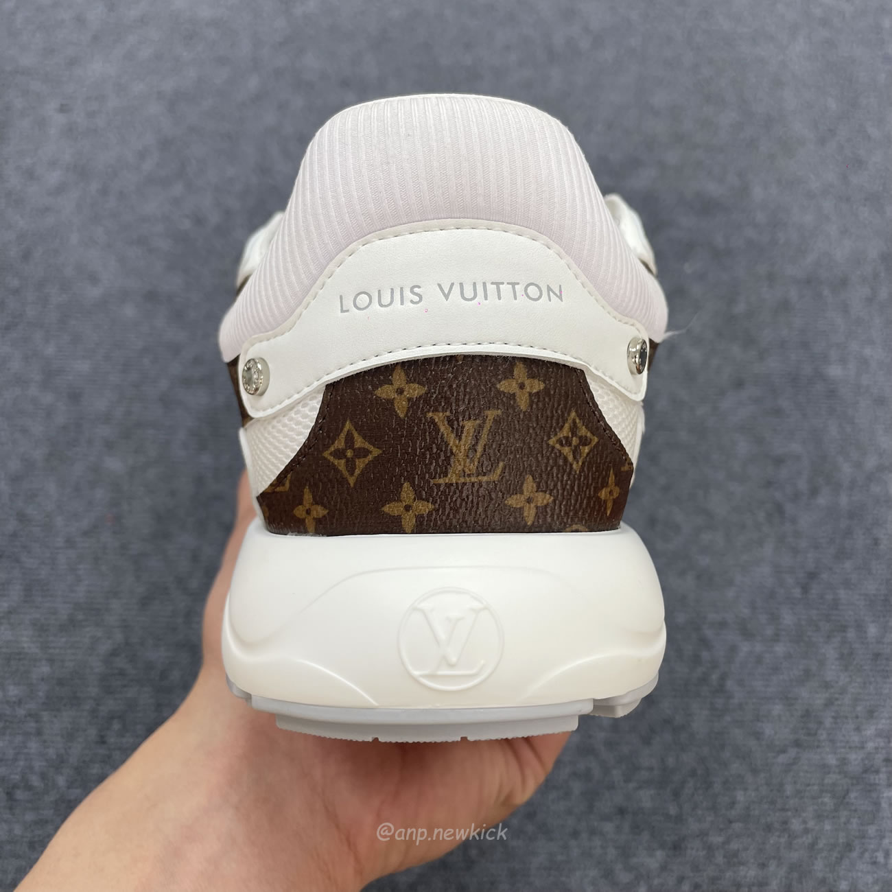 Louis Vuitton Lv Olympia Sneaker Blanc Black Silvery 1ahoht (13) - www.kitistry.com Louis Vuitton Lv Olympia Sneaker Blanc Black Silvery 1ahoht (13) - www.kitistry.com