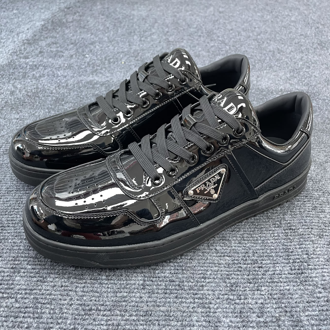 Prada Sneakers Mid Top Black Patent Leather 1e792m 069 F0002 F B030 (6) - www.kitistry.com Prada Sneakers Mid Top Black Patent Leather 1e792m 069 F0002 F B030 (6) - www.kitistry.com