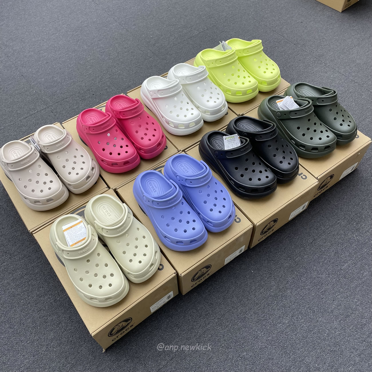 Crocs Classic Crush Clog Bone Multi Black White Green Blue Grey Red Green Dark Green Brown 207521 (2) - www.kitistry.com Crocs Classic Crush Clog Bone Multi Black White Green Blue Grey Red Green Dark Green Brown 207521 (2) - www.kitistry.com