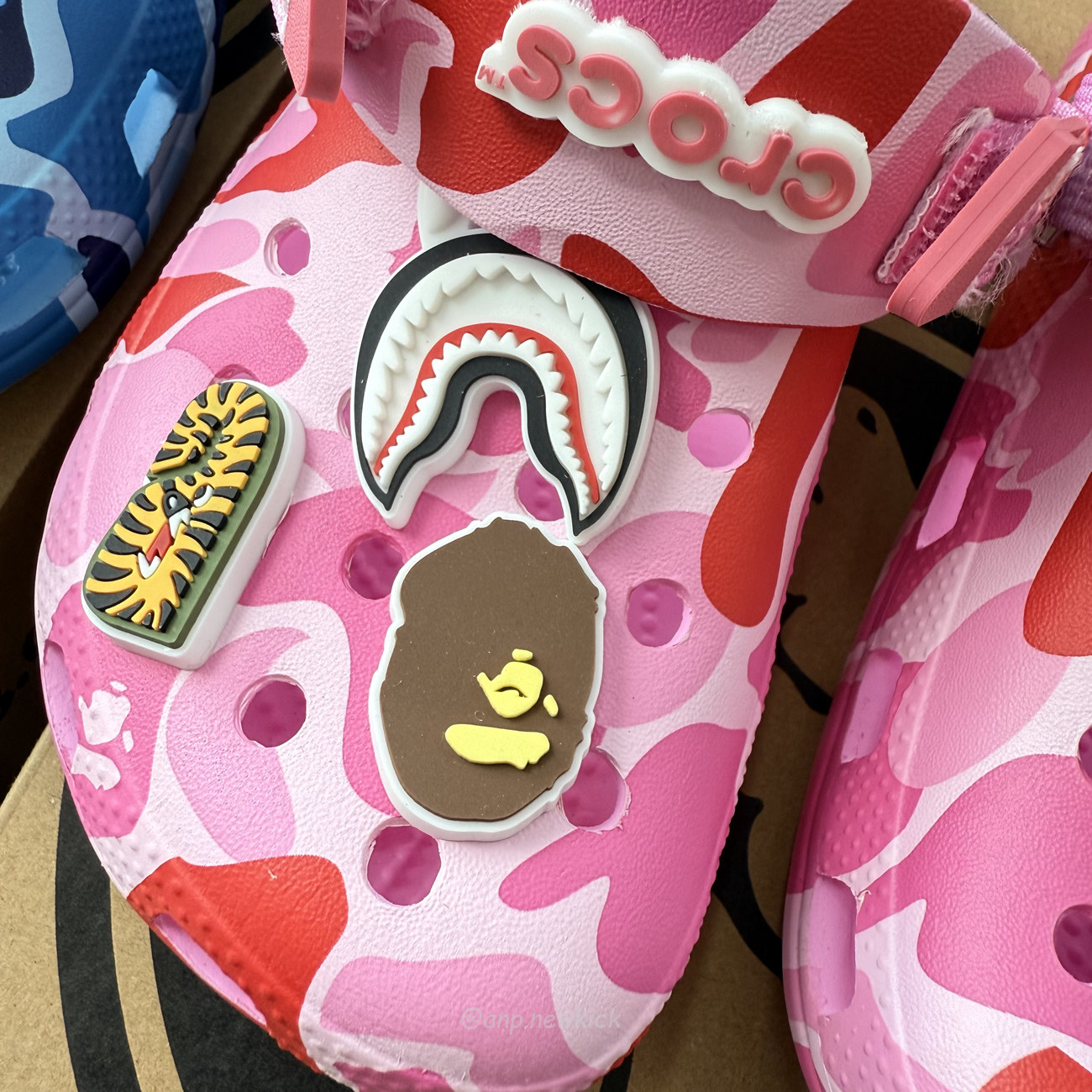 Crocs Classic Clog A Bathing Ape Abc Camo Blue Green Pink Black 209627 4tb (13) - www.kitistry.com Crocs Classic Clog A Bathing Ape Abc Camo Blue Green Pink Black 209627 4tb (13) - www.kitistry.com