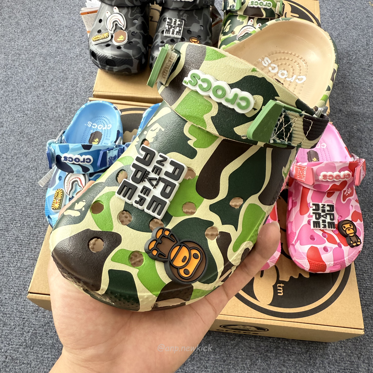 Crocs Classic Clog A Bathing Ape Abc Camo Blue Green Pink Black 209627 4tb (3) - www.kitistry.com Crocs Classic Clog A Bathing Ape Abc Camo Blue Green Pink Black 209627 4tb (3) - www.kitistry.com
