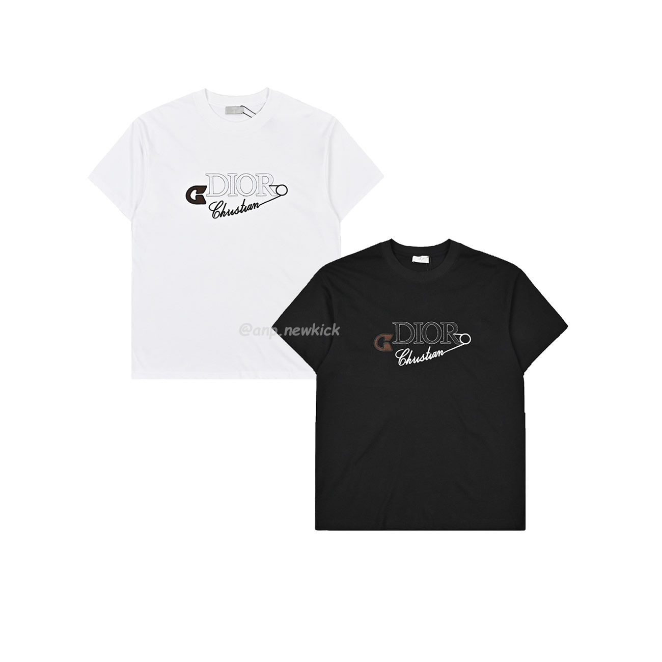 Dior 24ss Pin Logo Contrasting Embroidered Short Sleeved T Shirt (1) - www.kitistry.com Dior 24ss Pin Logo Contrasting Embroidered Short Sleeved T Shirt (1) - www.kitistry.com