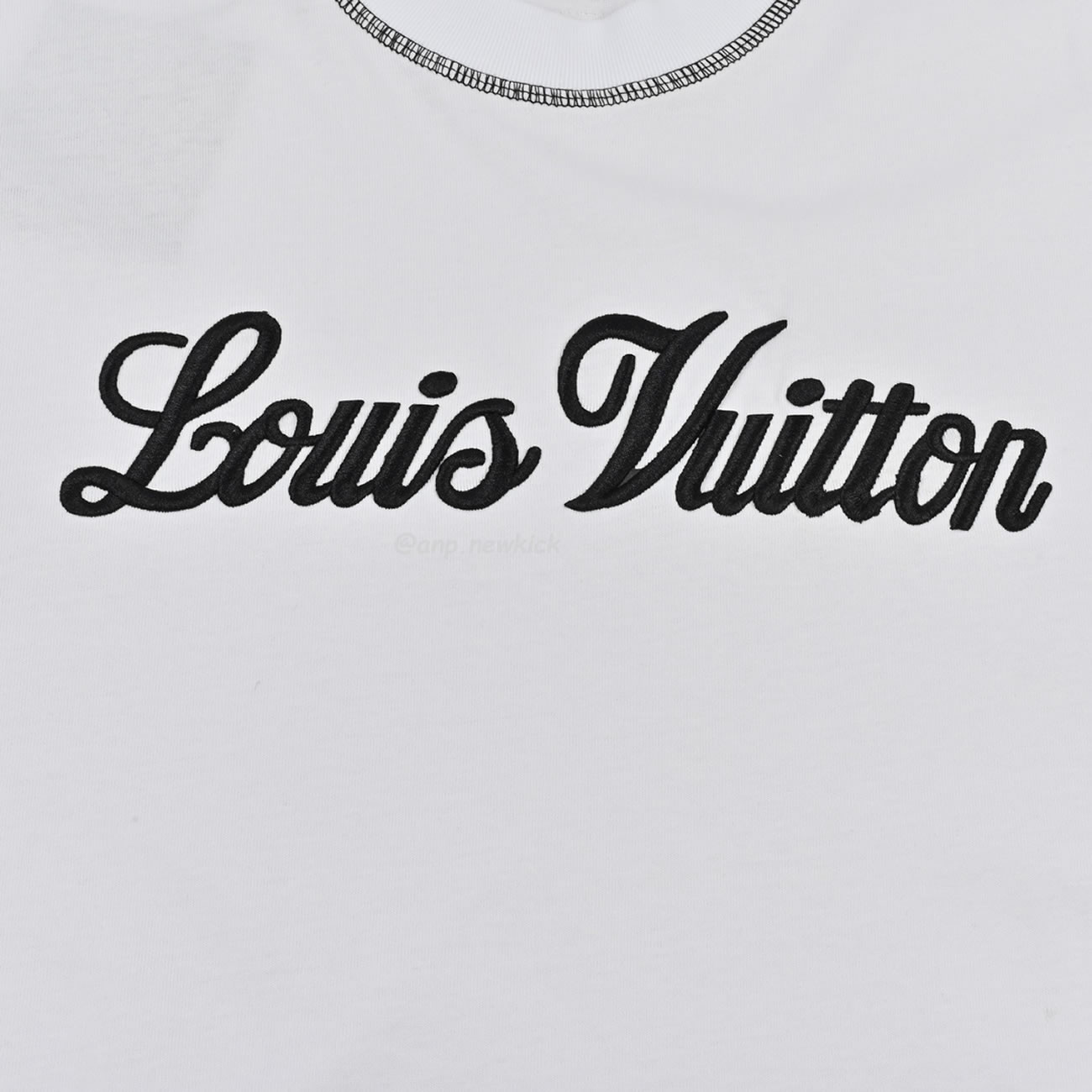 Louis Vuitton 24ss Stitching Cursive Embroidery Letters, Short Sleeves T Shirt (4) - www.kitistry.com Louis Vuitton 24ss Stitching Cursive Embroidery Letters, Short Sleeves T Shirt (4) - www.kitistry.com