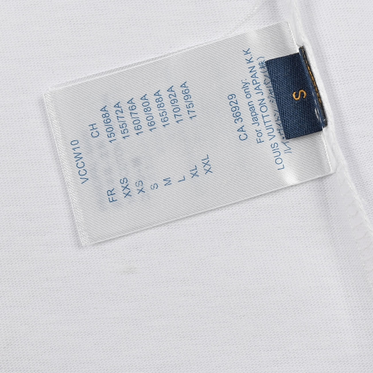Louis Vuitton 24ss Stitching Cursive Embroidery Letters, Short Sleeves T Shirt (6) - www.kitistry.com Louis Vuitton 24ss Stitching Cursive Embroidery Letters, Short Sleeves T Shirt (6) - www.kitistry.com