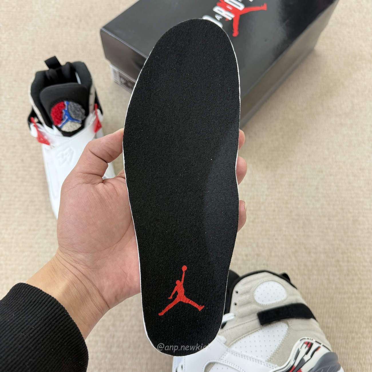 Air Jordan 8 Retro Bugs Bunny 2025 305381 100 (3) - www.kitistry.com