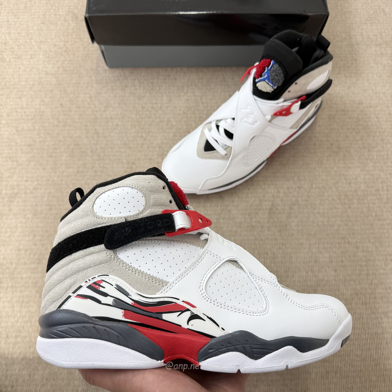 Air Jordan 8 Retro Bugs Bunny 2025 305381 100 (4) - www.kitistry.com
