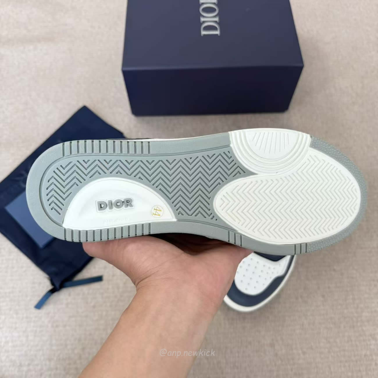 Dior B27 Low Blue Cream Dior Gray Beige Black Dior Oblique Jacquard 3sn272zir H568 (2) - www.kitistry.com Dior B27 Low Blue Cream Dior Gray Beige Black Dior Oblique Jacquard 3sn272zir H568 (2) - www.kitistry.com