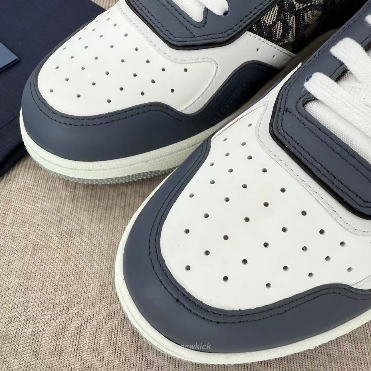 Dior B27 Low Blue Cream Dior Gray Beige Black Dior Oblique Jacquard 3sn272zir H568 (3) - www.kitistry.com Dior B27 Low Blue Cream Dior Gray Beige Black Dior Oblique Jacquard 3sn272zir H568 (3) - www.kitistry.com