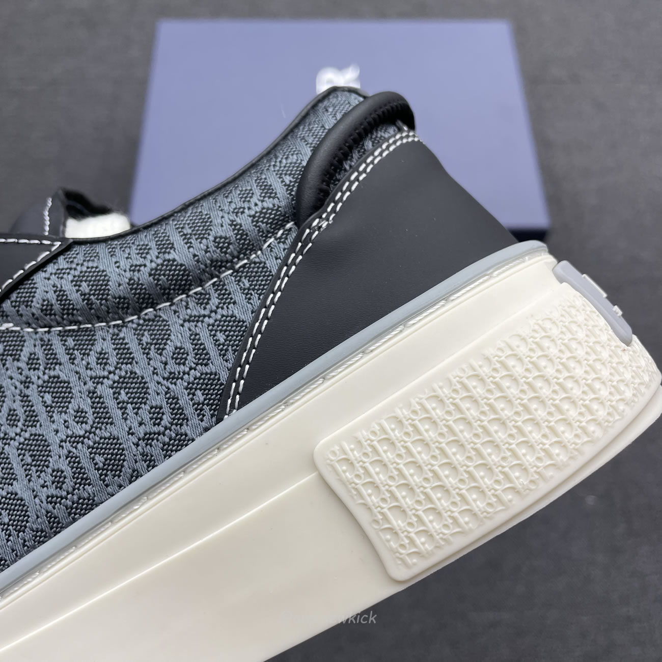Dior B33 Sneaker Black Smooth Calfskin Oblique Jacquard 3sn303zwn55936 (2) - www.kitistry.com Dior B33 Sneaker Black Smooth Calfskin Oblique Jacquard 3sn303zwn55936 (2) - www.kitistry.com