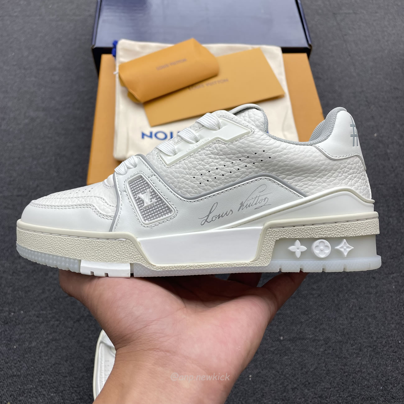 Louis Vuitton Trainer White Signature 51bcolre (8) - www.kitistry.com Louis Vuitton Trainer White Signature 51bcolre (8) - www.kitistry.com