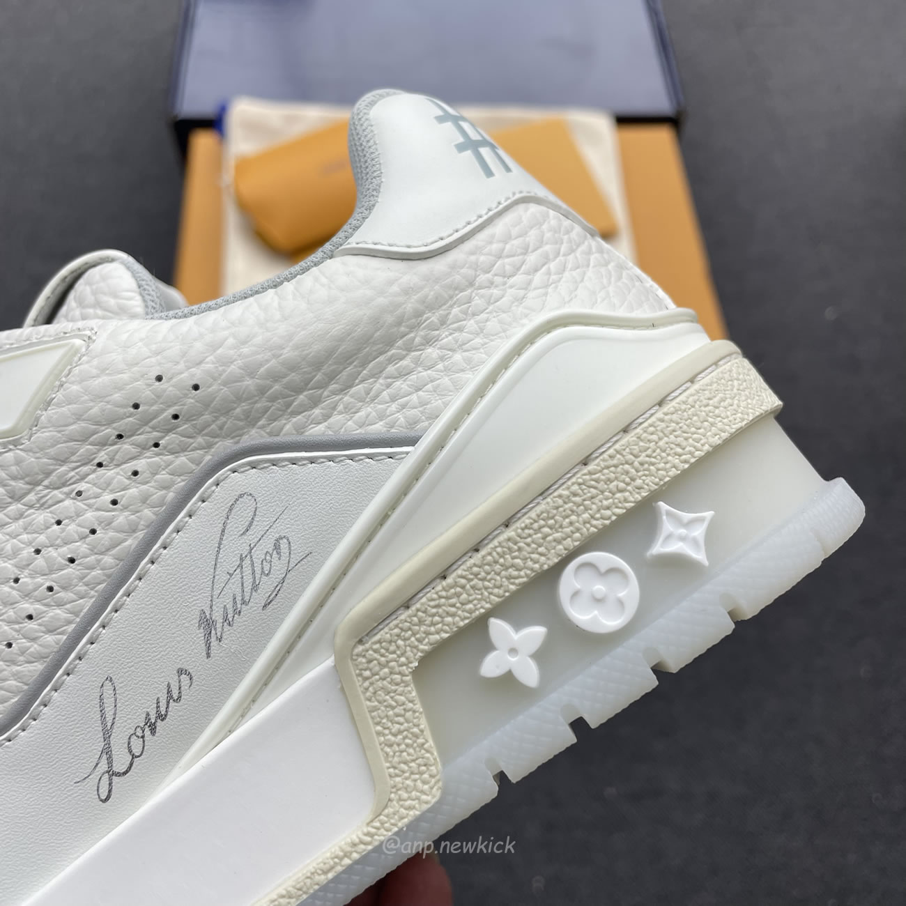 Louis Vuitton Trainer White Signature 51bcolre (9) - www.kitistry.com Louis Vuitton Trainer White Signature 51bcolre (9) - www.kitistry.com
