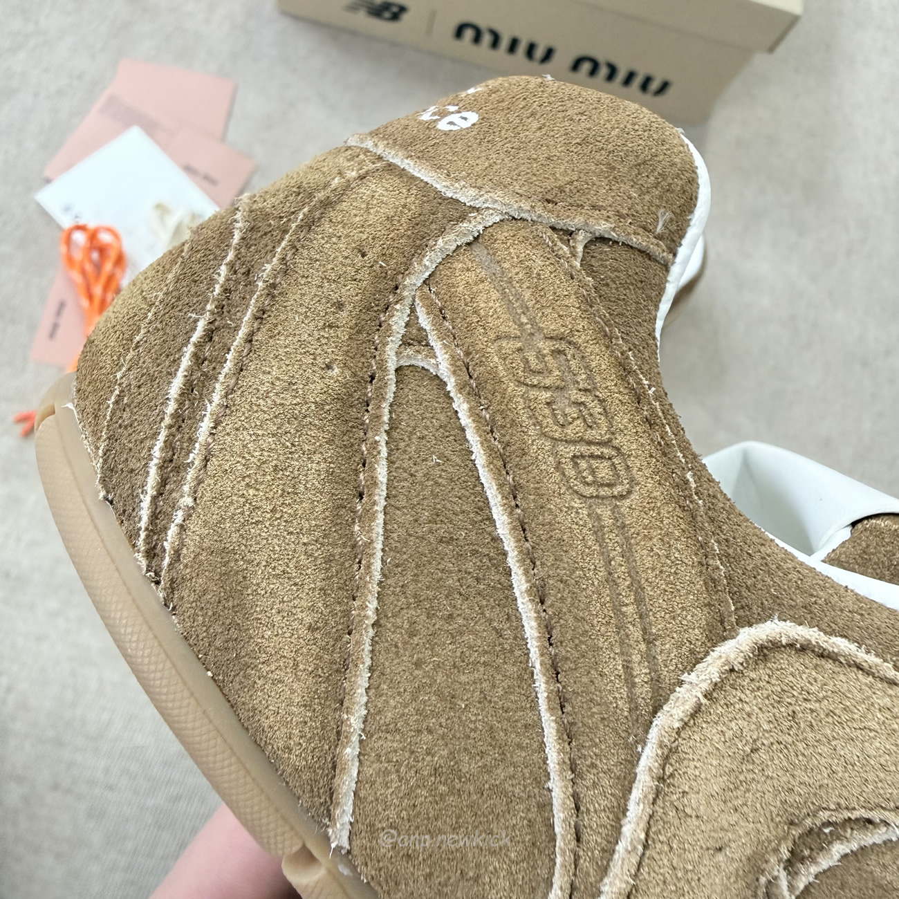 New Balance X Miu Miu 530 Sl Cinnamon 5e165e Z5o F0401 F D005 (10) - www.kitistry.com New Balance X Miu Miu 530 Sl Cinnamon 5e165e Z5o F0401 F D005 (10) - www.kitistry.com