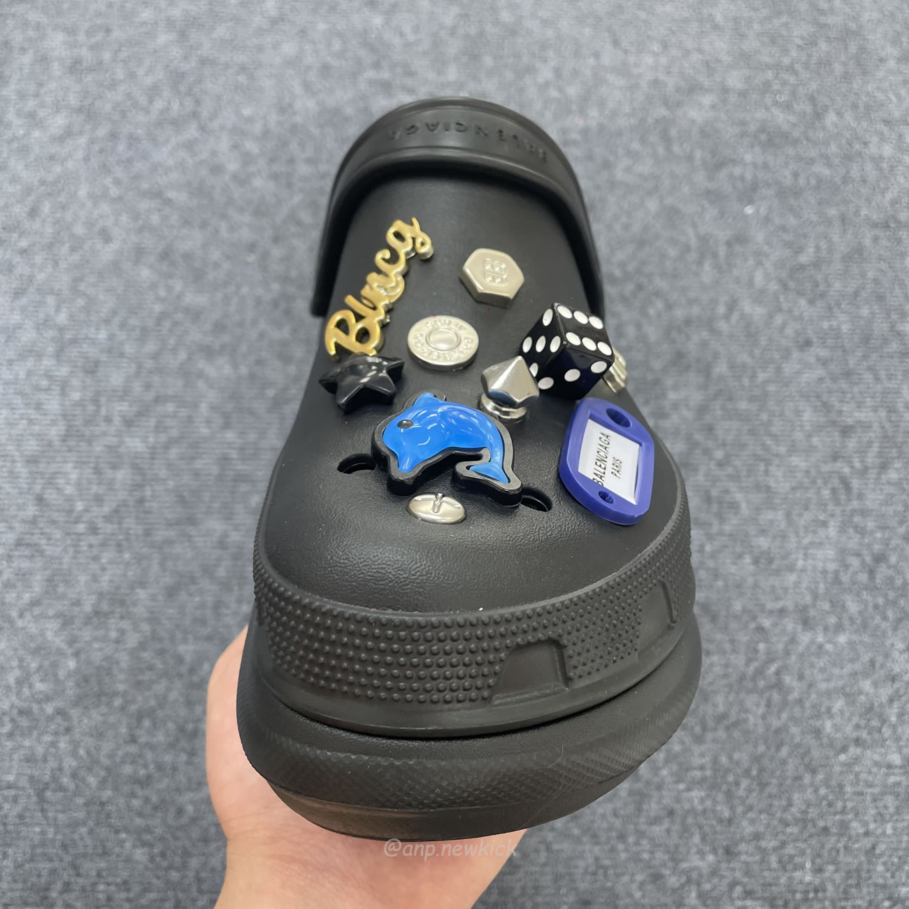 Balenciaga X Crocs Mule Black Silvery Multicolor Jibbitz Womens 720762 W0fow 1000 (10) - www.kitistry.com Balenciaga X Crocs Mule Black Silvery Multicolor Jibbitz Womens 720762 W0fow 1000 (10) - www.kitistry.com