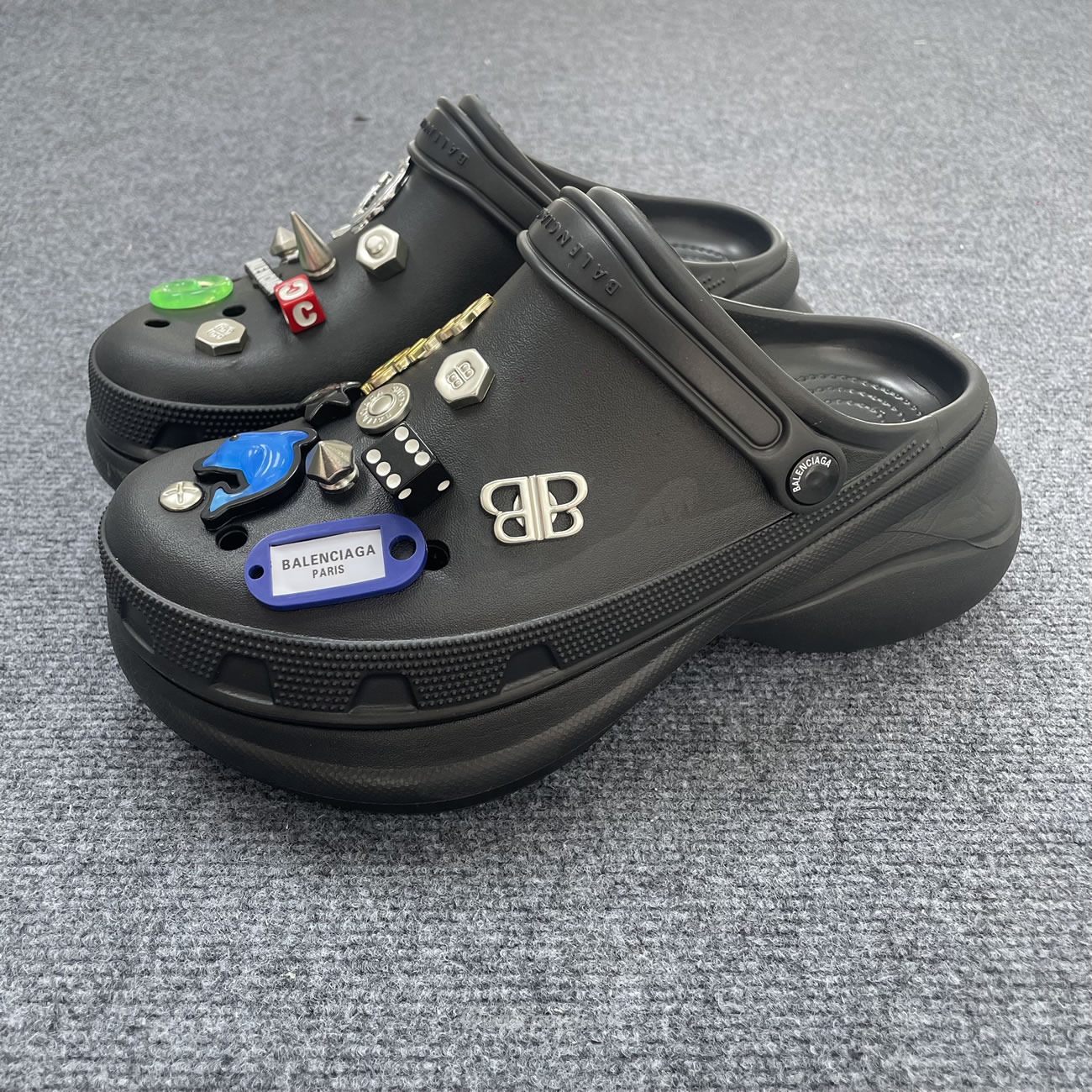 Balenciaga X Crocs Mule Black Silvery Multicolor Jibbitz Womens 720762 W0fow 1000 (11) - www.kitistry.com Balenciaga X Crocs Mule Black Silvery Multicolor Jibbitz Womens 720762 W0fow 1000 (11) - www.kitistry.com