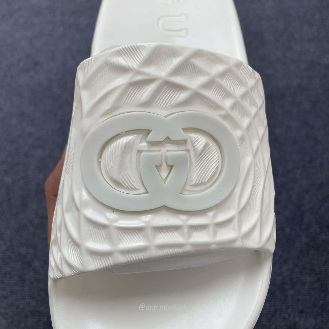 Gucci Slide Sandal Interlocking G Water Ripples 770801 J8710 1000 (4) - www.kitistry.com Gucci Slide Sandal Interlocking G Water Ripples 770801 J8710 1000 (4) - www.kitistry.com
