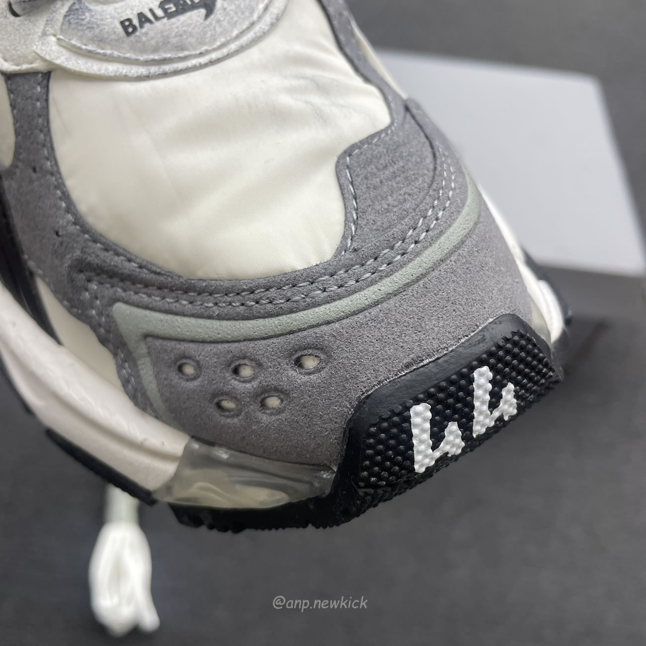 Balenciaga Runner Grey White Black 772774w3rny9012 (3) - www.kitistry.com Balenciaga Runner Grey White Black 772774w3rny9012 (3) - www.kitistry.com