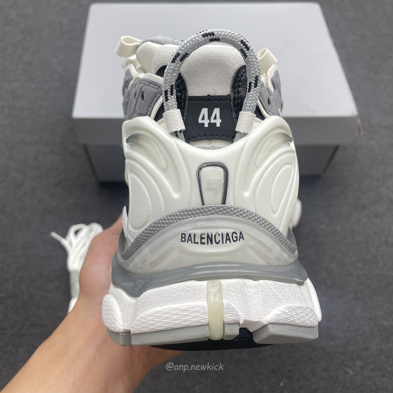 Balenciaga Runner Grey White Black 772774w3rny9012 (6) - www.kitistry.com Balenciaga Runner Grey White Black 772774w3rny9012 (6) - www.kitistry.com