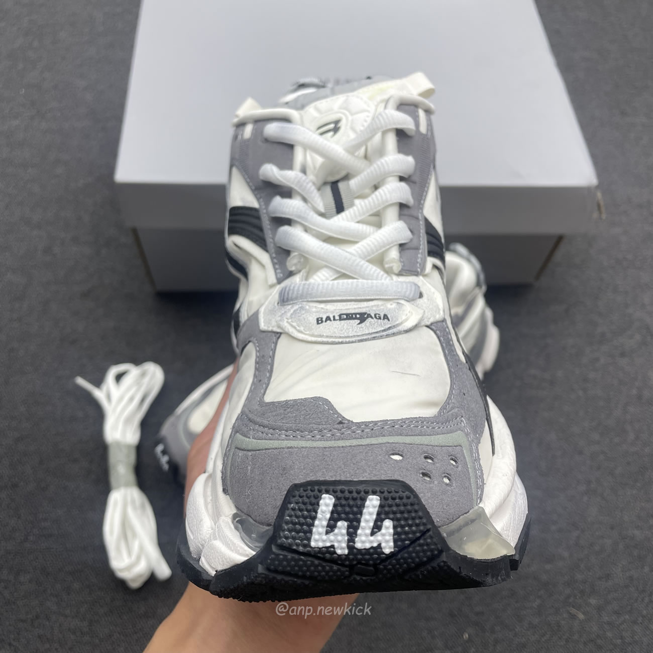 Balenciaga Runner Grey White Black 772774w3rny9012 (8) - www.kitistry.com Balenciaga Runner Grey White Black 772774w3rny9012 (8) - www.kitistry.com