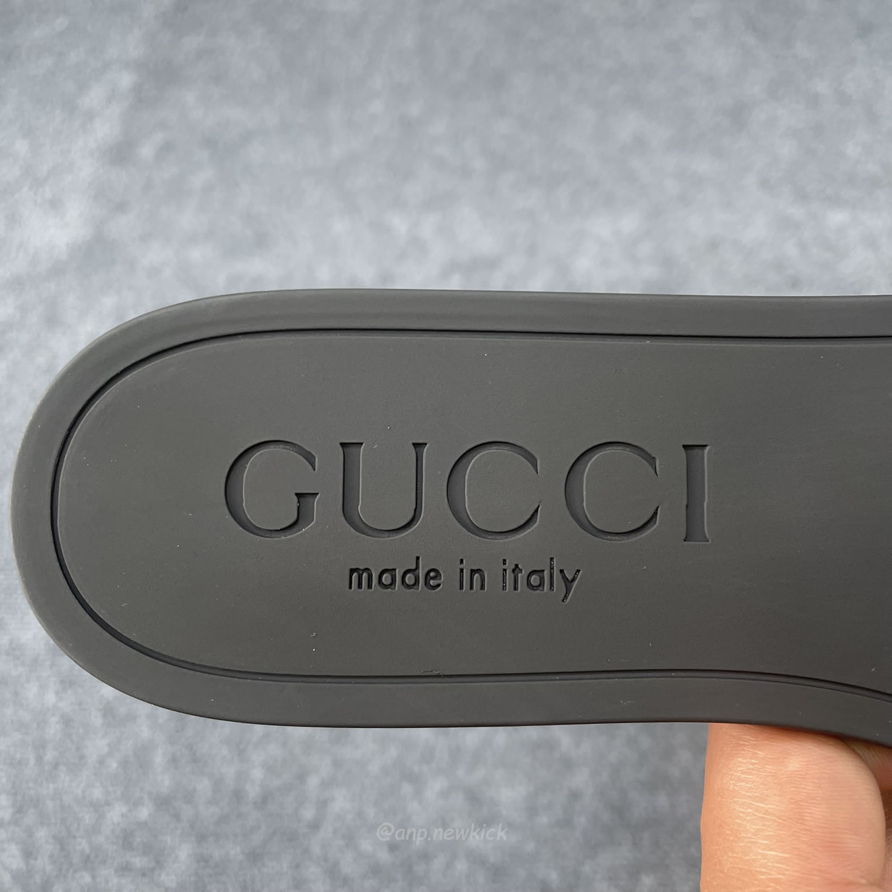 Gucci Interlocking G Flat Bottom Rubber Slipper (12) - www.kitistry.com Gucci Interlocking G Flat Bottom Rubber Slipper (12) - www.kitistry.com