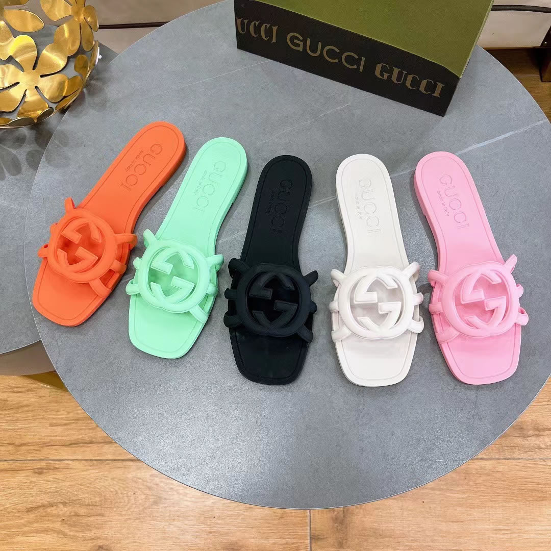 Gucci Interlocking G Flat Bottom Rubber Slipper (8) - www.kitistry.com Gucci Interlocking G Flat Bottom Rubber Slipper (8) - www.kitistry.com