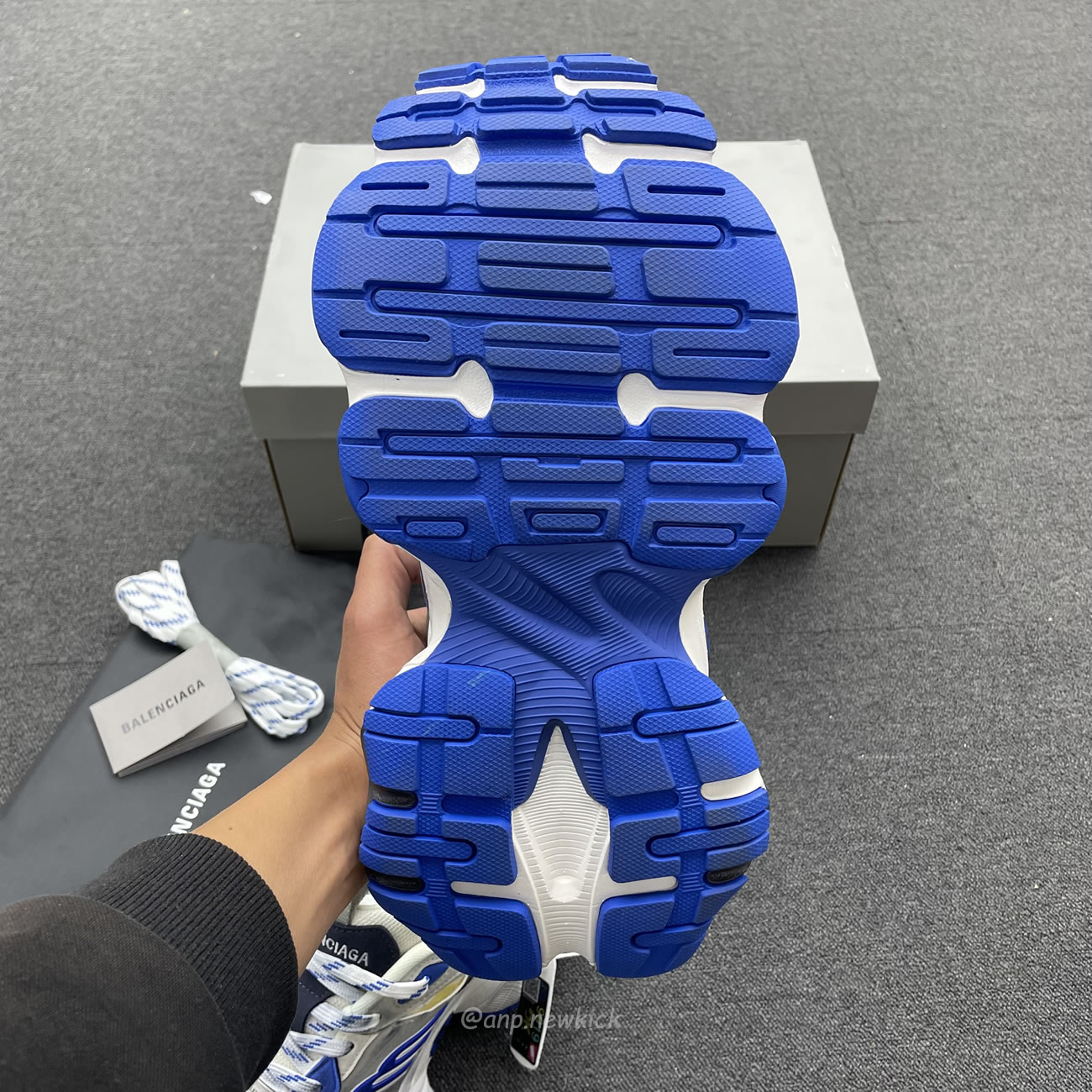 Balenciaga Cargo Sneaker White Grey Blue 784341 W2mv6 0328 (11) - www.kitistry.com Balenciaga Cargo Sneaker White Grey Blue 784341 W2mv6 0328 (11) - www.kitistry.com