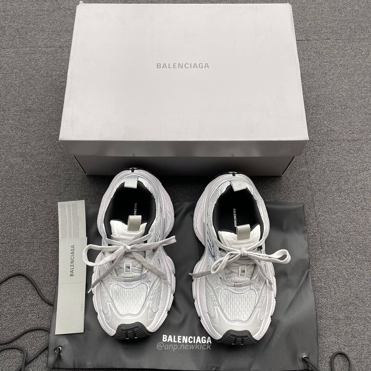 Balenciaga Fall 2024 10xl White 784344 W2mv2 9110 (2) - www.kitistry.com Balenciaga Fall 2024 10xl White 784344 W2mv2 9110 (2) - www.kitistry.com
