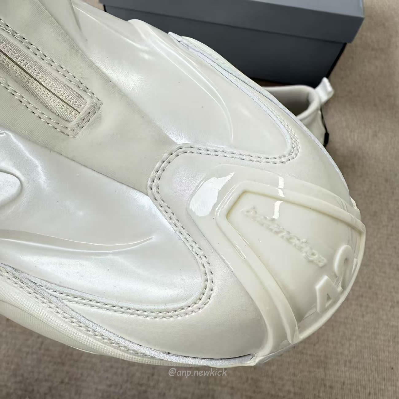 Balenciaga Basketball Sneaker In White 824909 Wbkbm9000 (10) - www.kitistry.com Balenciaga Basketball Sneaker In White 824909 Wbkbm9000 (10) - www.kitistry.com
