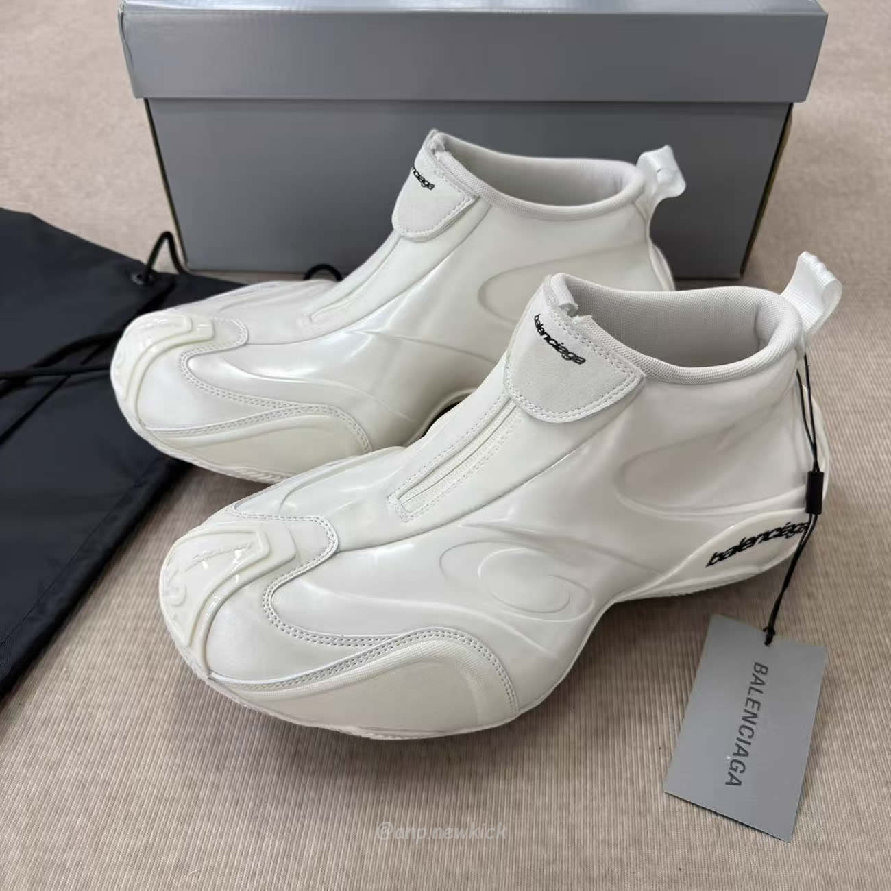 Balenciaga Basketball Sneaker In White 824909 Wbkbm9000 (15) - www.kitistry.com Balenciaga Basketball Sneaker In White 824909 Wbkbm9000 (15) - www.kitistry.com