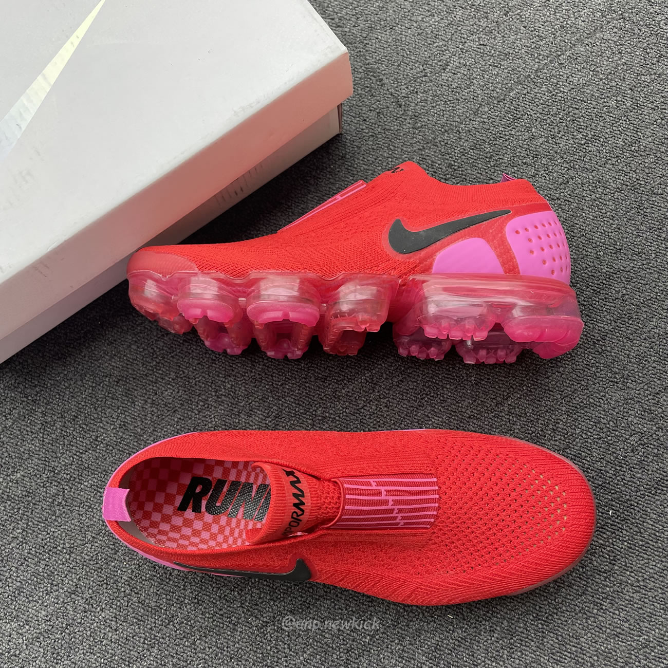 Nike Air Vapormax Moc 2 University Red Fuchsia Blast Womens Aj6599 600 (4) - www.kitistry.com Nike Air Vapormax Moc 2 University Red Fuchsia Blast Womens Aj6599 600 (4) - www.kitistry.com