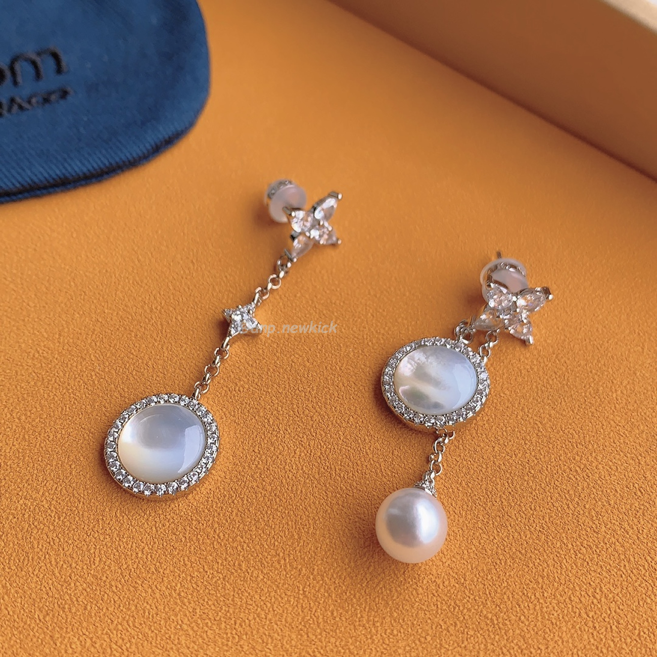 Apm Monaco Star Mother Of Pearl Earrings (5) - www.kitistry.com Apm Monaco Star Mother Of Pearl Earrings (5) - www.kitistry.com