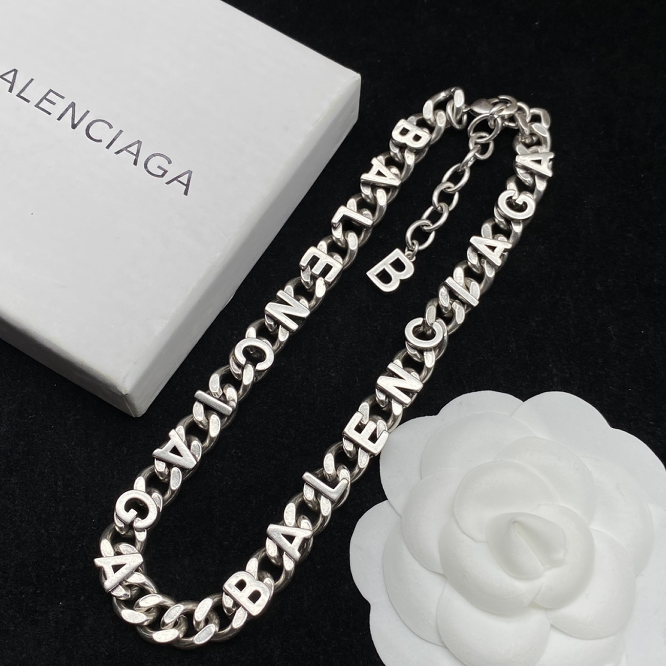 Balenciaga Logo Text Chain Necklace Bal203587 (1) - www.kitistry.com Balenciaga Logo Text Chain Necklace Bal203587 (1) - www.kitistry.com