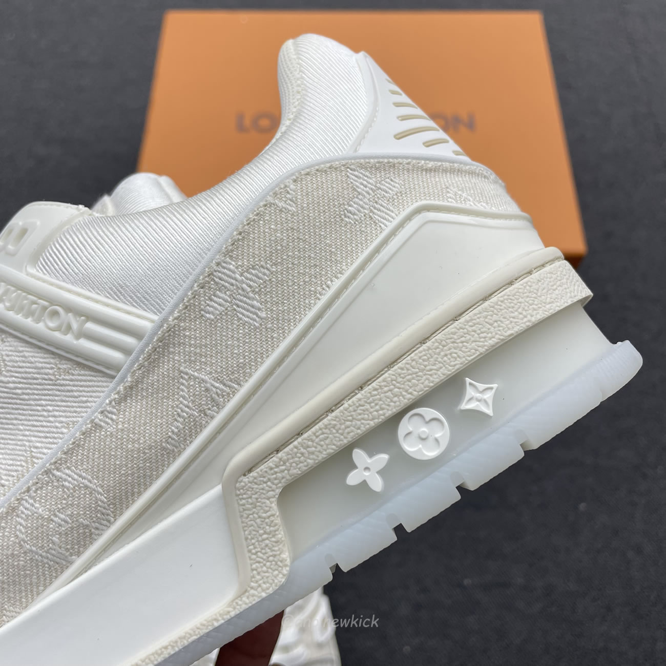 Louis Vuitton Arch Licht Sneaker Beige Cowboy (7) - www.kitistry.com Louis Vuitton Arch Licht Sneaker Beige Cowboy (7) - www.kitistry.com