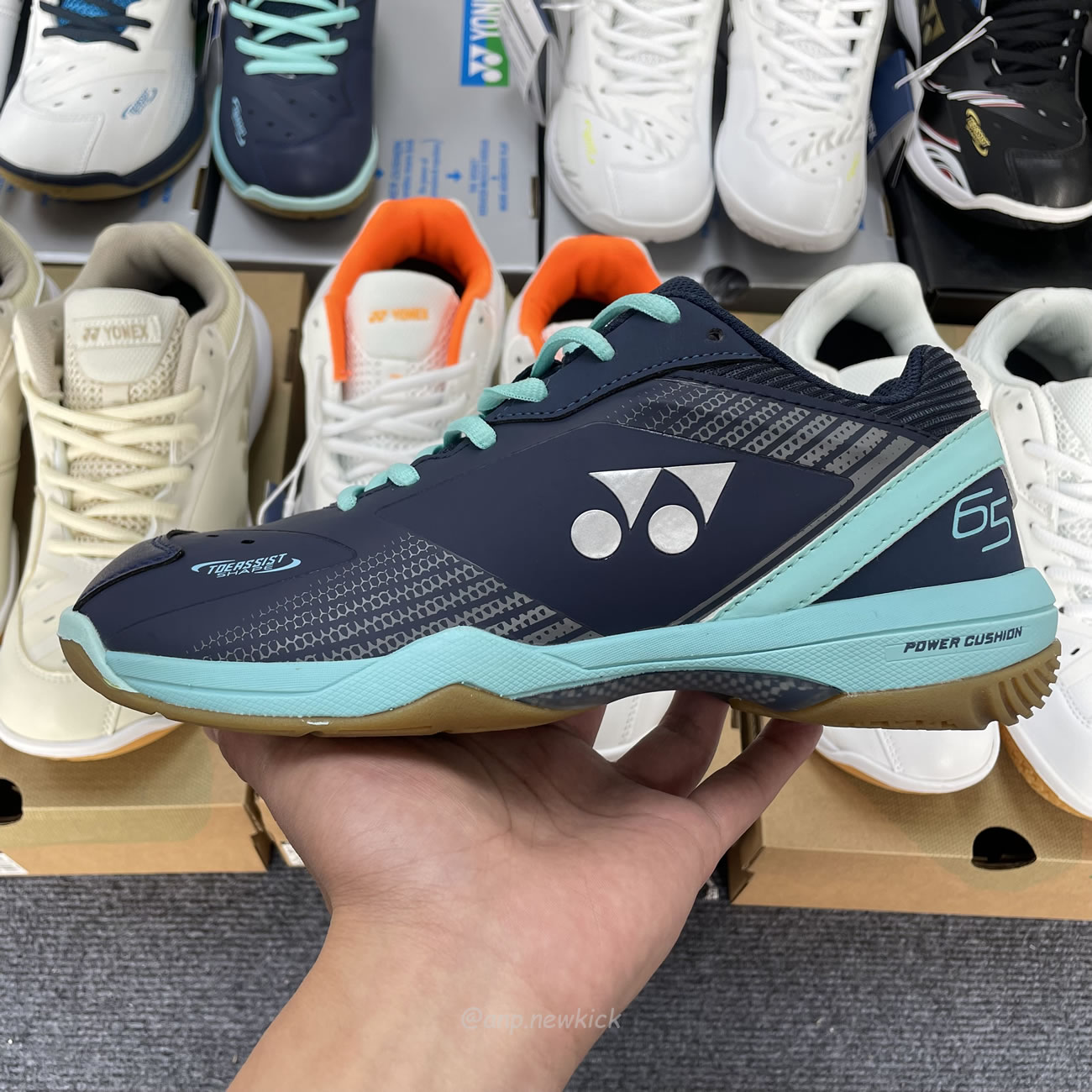 Yonex Power Cushion 65 Badminton Shoes (20) - www.kitistry.com Yonex Power Cushion 65 Badminton Shoes (20) - www.kitistry.com