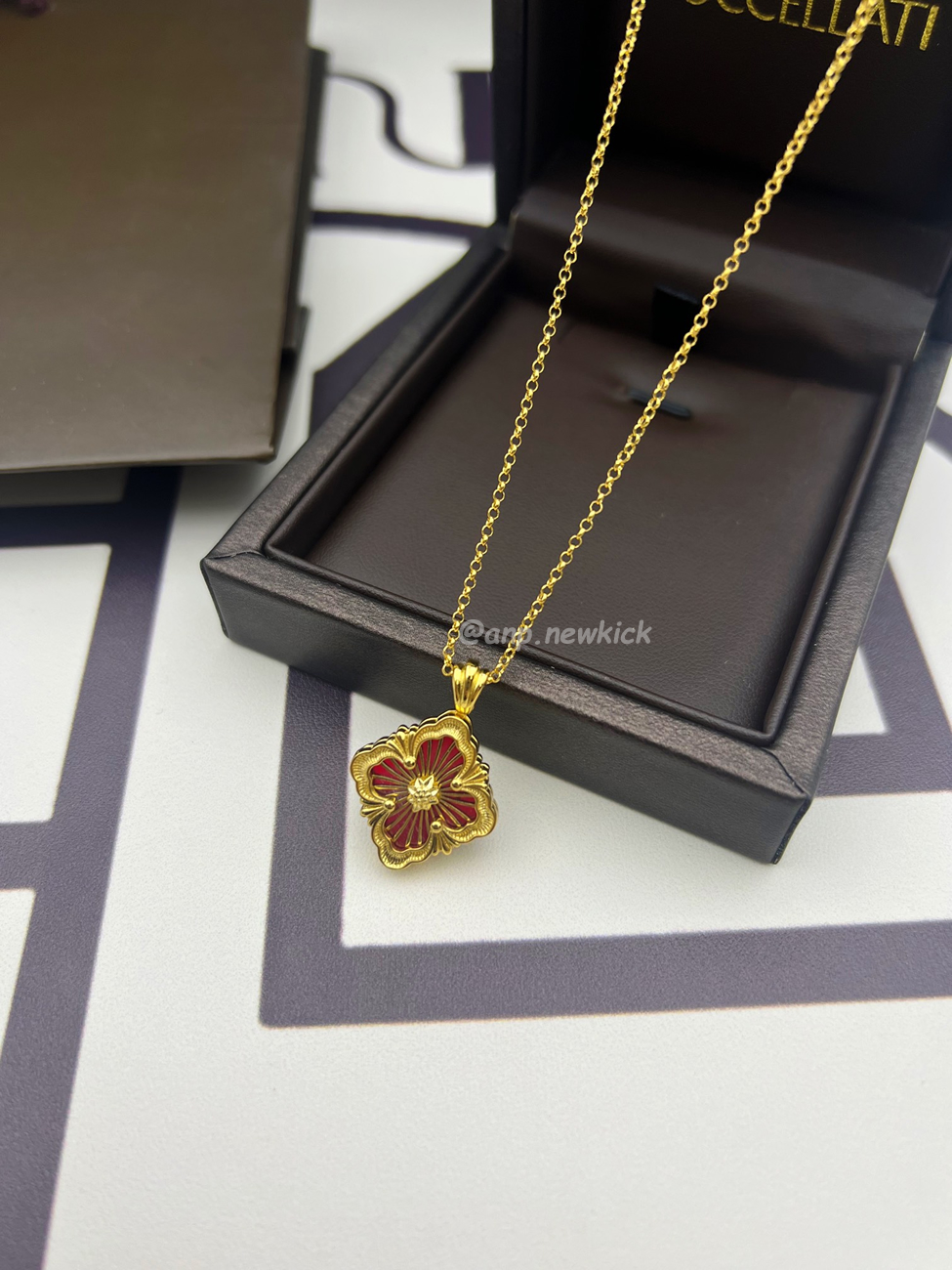 Buccellati Clover Jade Marrow Necklace (1) - www.kitistry.com Buccellati Clover Jade Marrow Necklace (1) - www.kitistry.com