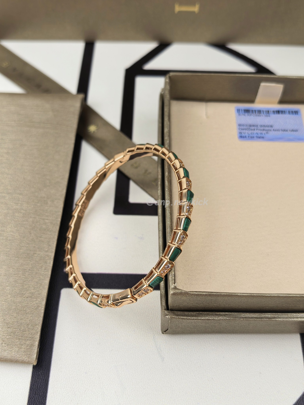Bulgari Peacock Stone Snake Bone Bracelet (5) - www.kitistry.com Bulgari Peacock Stone Snake Bone Bracelet (5) - www.kitistry.com