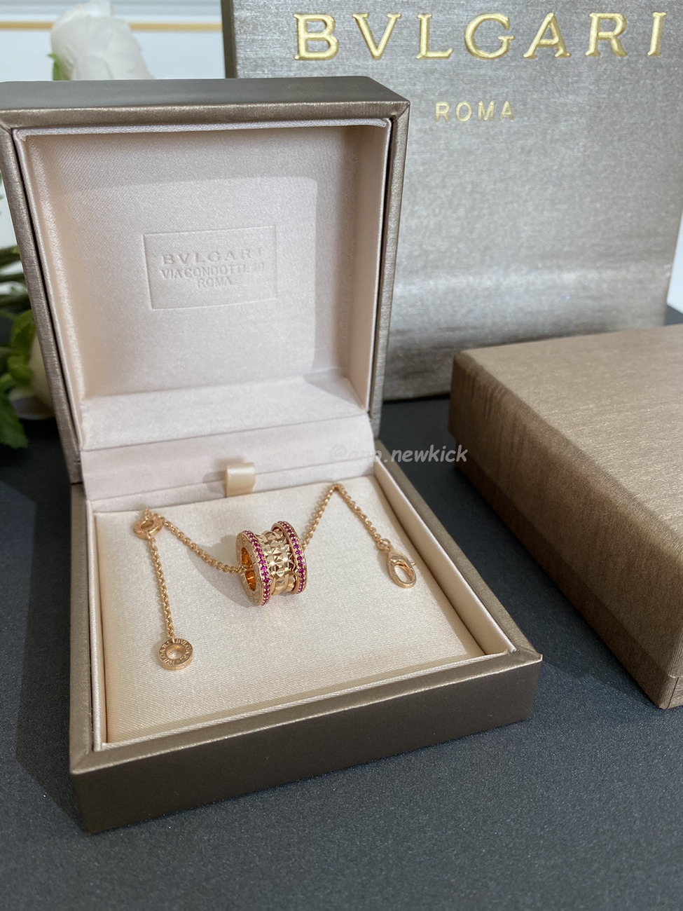 Bulgari Ruby Pendant (1) - www.kitistry.com Bulgari Ruby Pendant (1) - www.kitistry.com