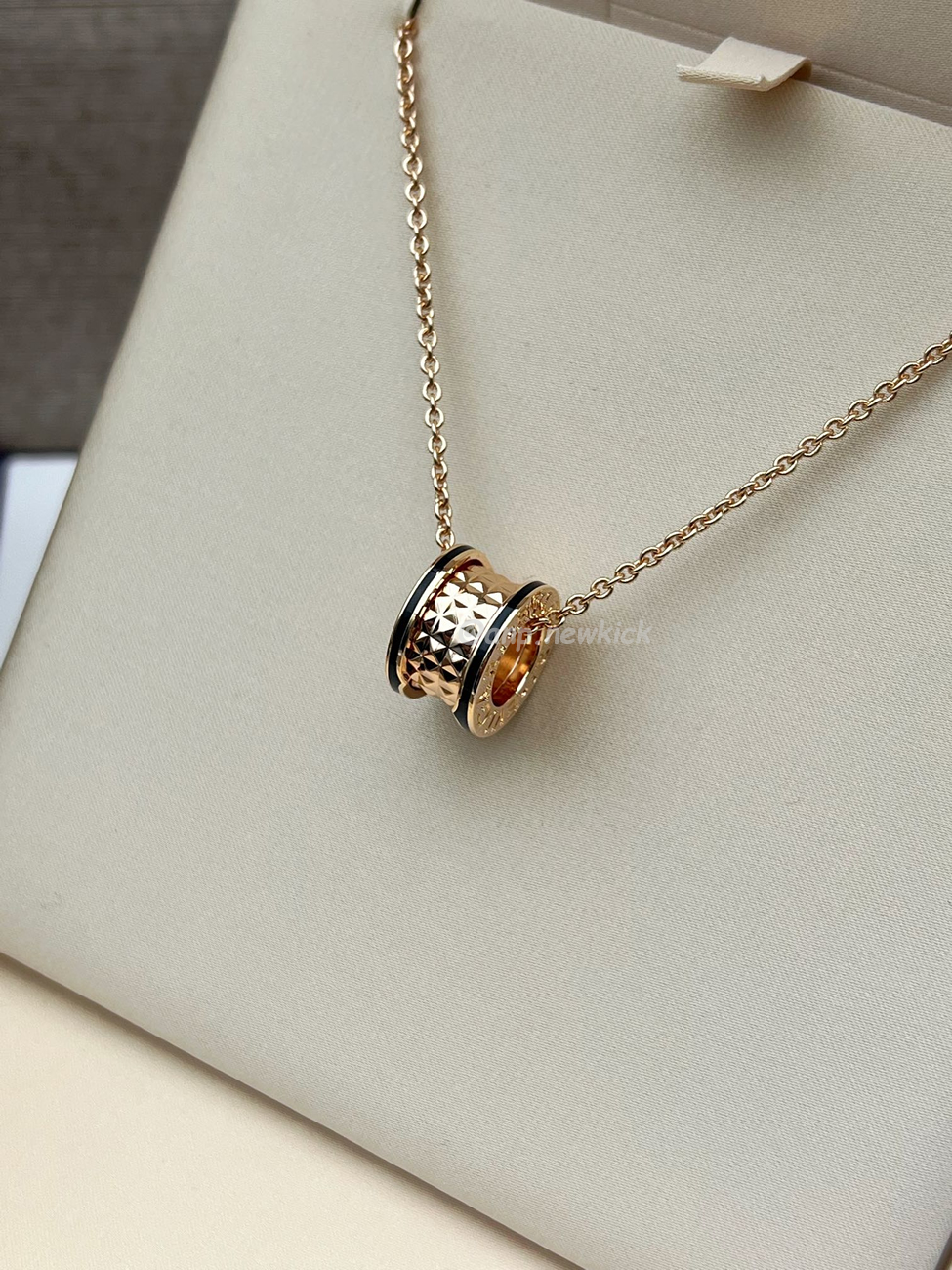 Bulgari Mini Dress Full Of Diamonds, Small Necklace (8) - www.kitistry.com Bulgari Mini Dress Full Of Diamonds, Small Necklace (8) - www.kitistry.com